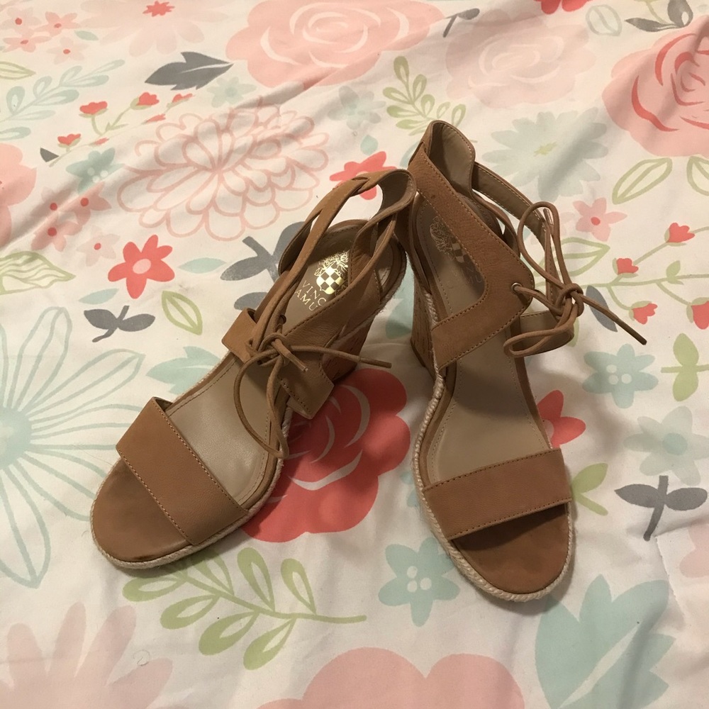Vince Camuto tan heels size 7